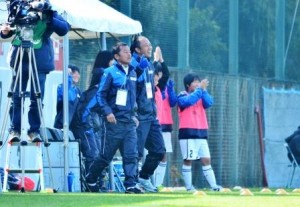 １回戦　ベンチも拍手